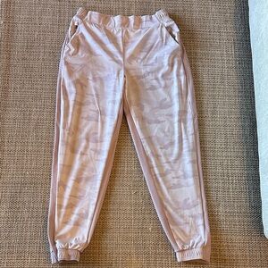Athleta Spring Pastel Camouflage Pants Size 8, Excellent Condition